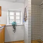 2 Bedroom Lovely In