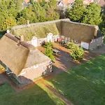 2 Bedroom Lovely In *
