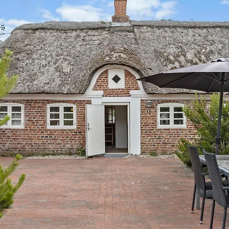 2 Bedroom Lovely In *