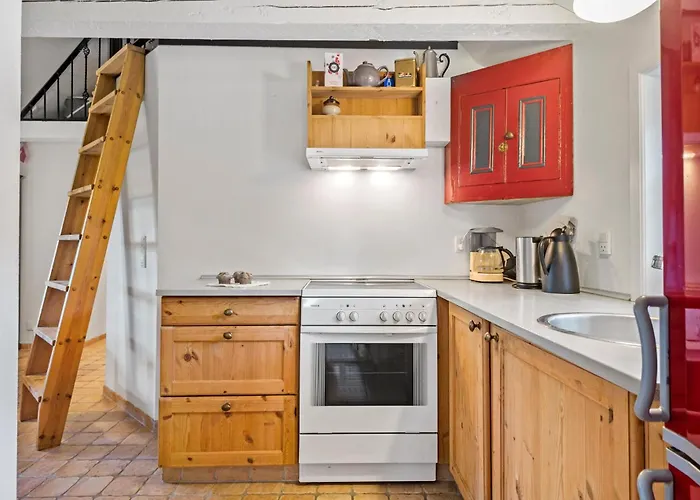 2 Bedroom Lovely In *