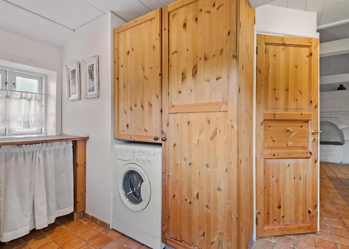 2 Bedroom Lovely In *